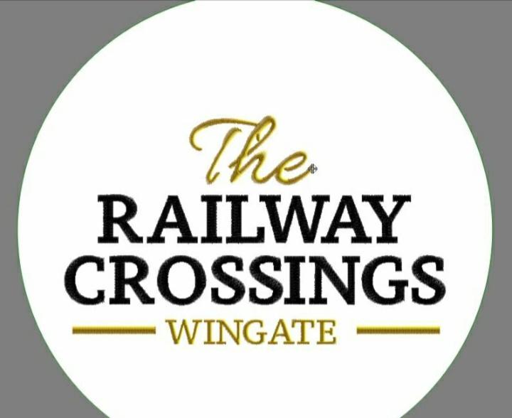 ホテル The Railway Crossings Wingate エクステリア 写真